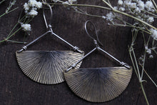Load image into Gallery viewer, Sunburst Brass earrings