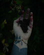 Load image into Gallery viewer, Brass barbed wire cuff