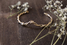 Load image into Gallery viewer, Brass barbed wire cuff