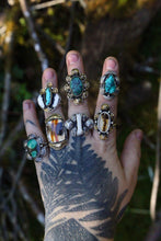 Load image into Gallery viewer, Ornamental ring size 9.75