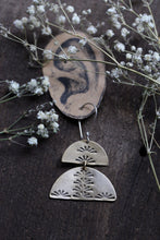 Load image into Gallery viewer, Brass Sun burst dangles