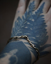Load image into Gallery viewer, Brass barbed wire cuff
