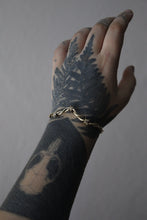Load image into Gallery viewer, Brass barbed wire cuff