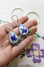 Load image into Gallery viewer, Blue & White ear weights
