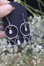 Load image into Gallery viewer, Chandelier Infinity Hoops