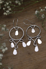 Load image into Gallery viewer, Chandelier Infinity Hoops