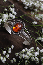 Load image into Gallery viewer, Barbed Wire amber cuff